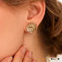 Broquel Pasión de Oro Oro Laminado 18K Dorado Circonia Blanca 1 x 1 cm perso.webp