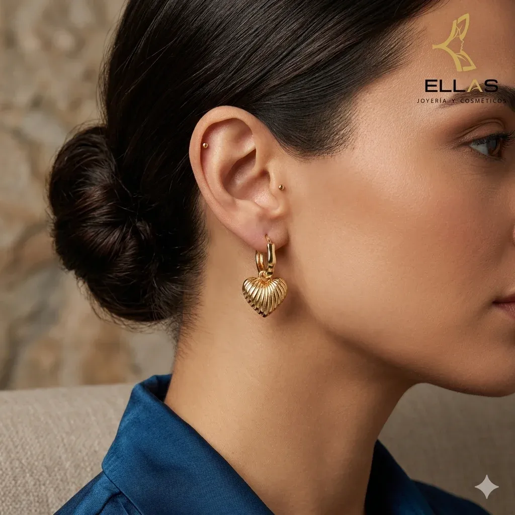 Arete Desmontable Corazón de Concha Oro Laminado 18K Dorado, Largo 2.2 cm Ancho 1.2 cm.webp