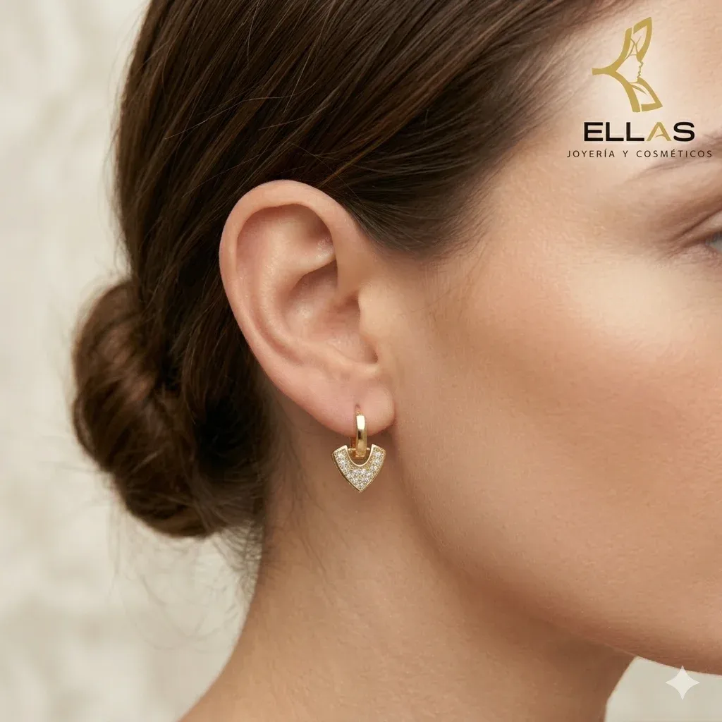 Arete Bella RealidadOro Laminado 18K Dorado Circonia Blanca Largo 1.5 cm Ancho 0.9 cm.webp