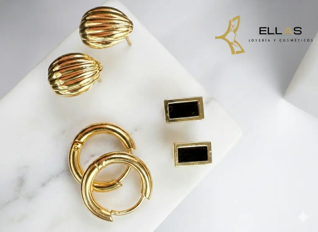 Set 3 aretes en acero Gold Ovalo, Rectangulo negro y candonga.webp