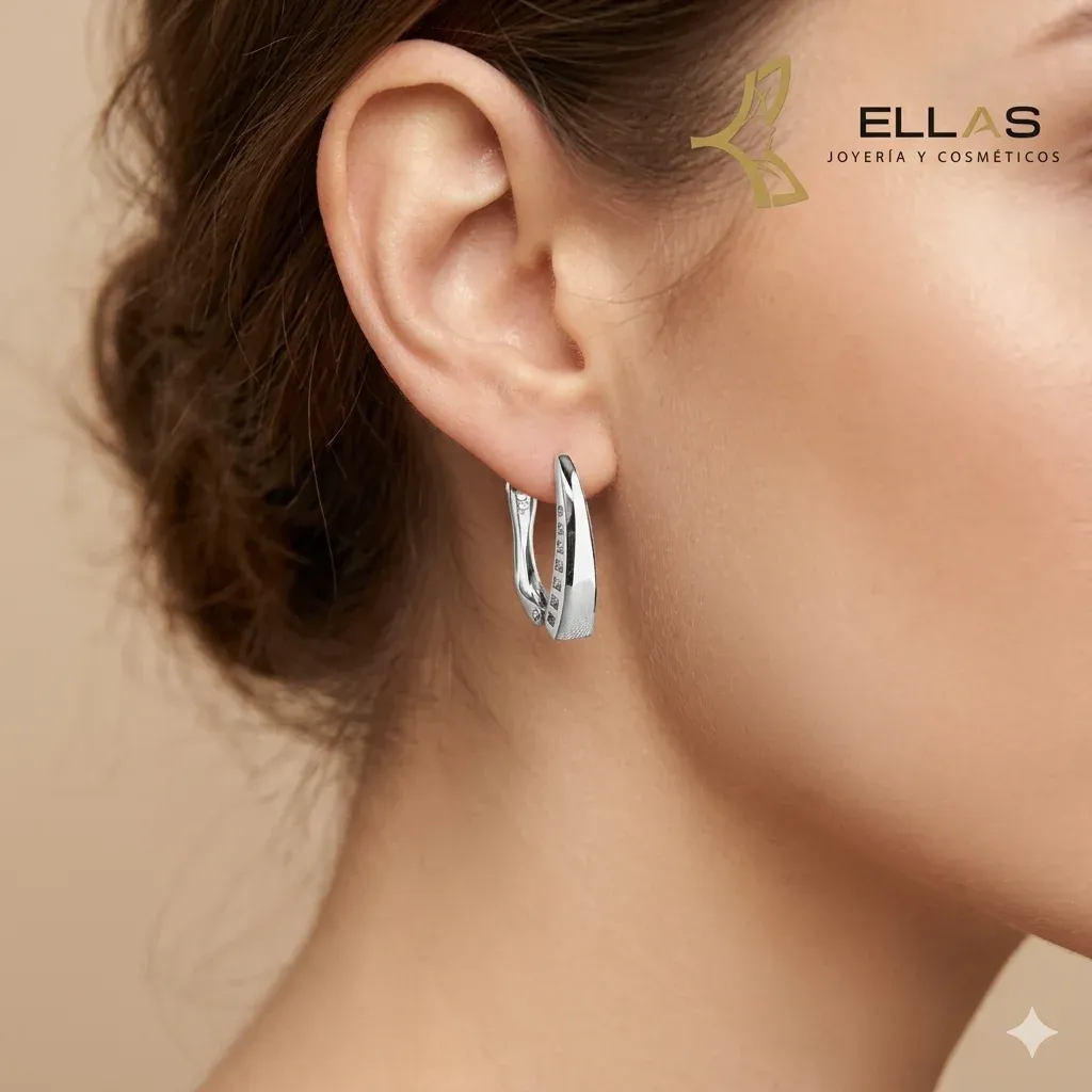 Huggie Bella Forma Oro Laminado 18K Blanco 1.6 x 0.3 cm perso.webp