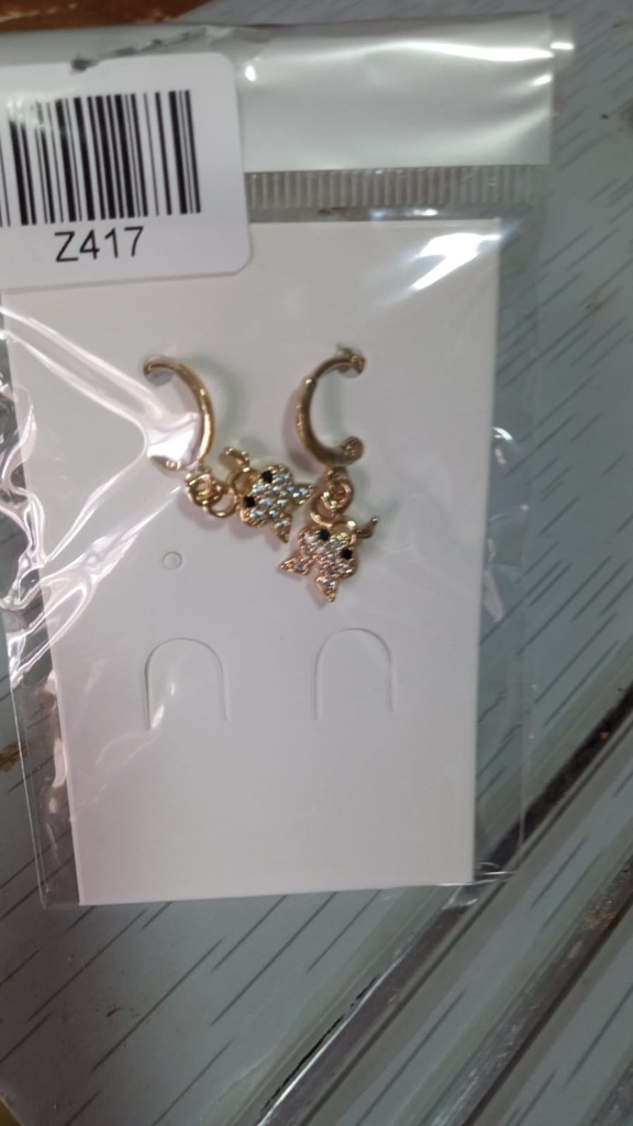 ARETE MEDIANO CONEJITO EN MICROZIRCONES LAMINADO ORO 